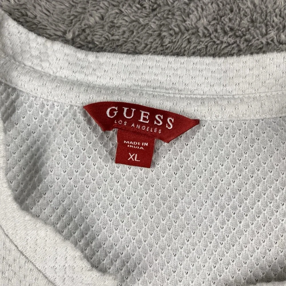 Guess Shirt‎ Small V-Neck Short Sleeve Tee Mens XL White Black - Picture 11 of 16